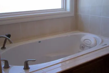 3600 Everett Dr - 16