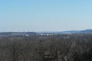 3600 Everett Dr - 22